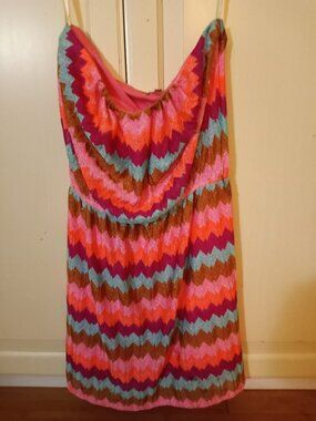 Strapless chevron dress